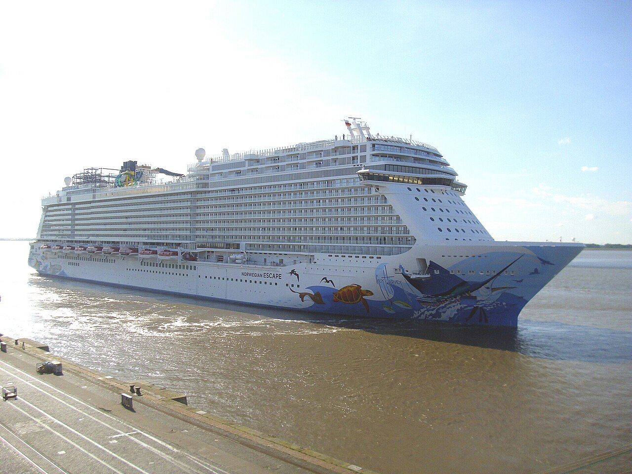 Norwegian Escape, photographed in 2015