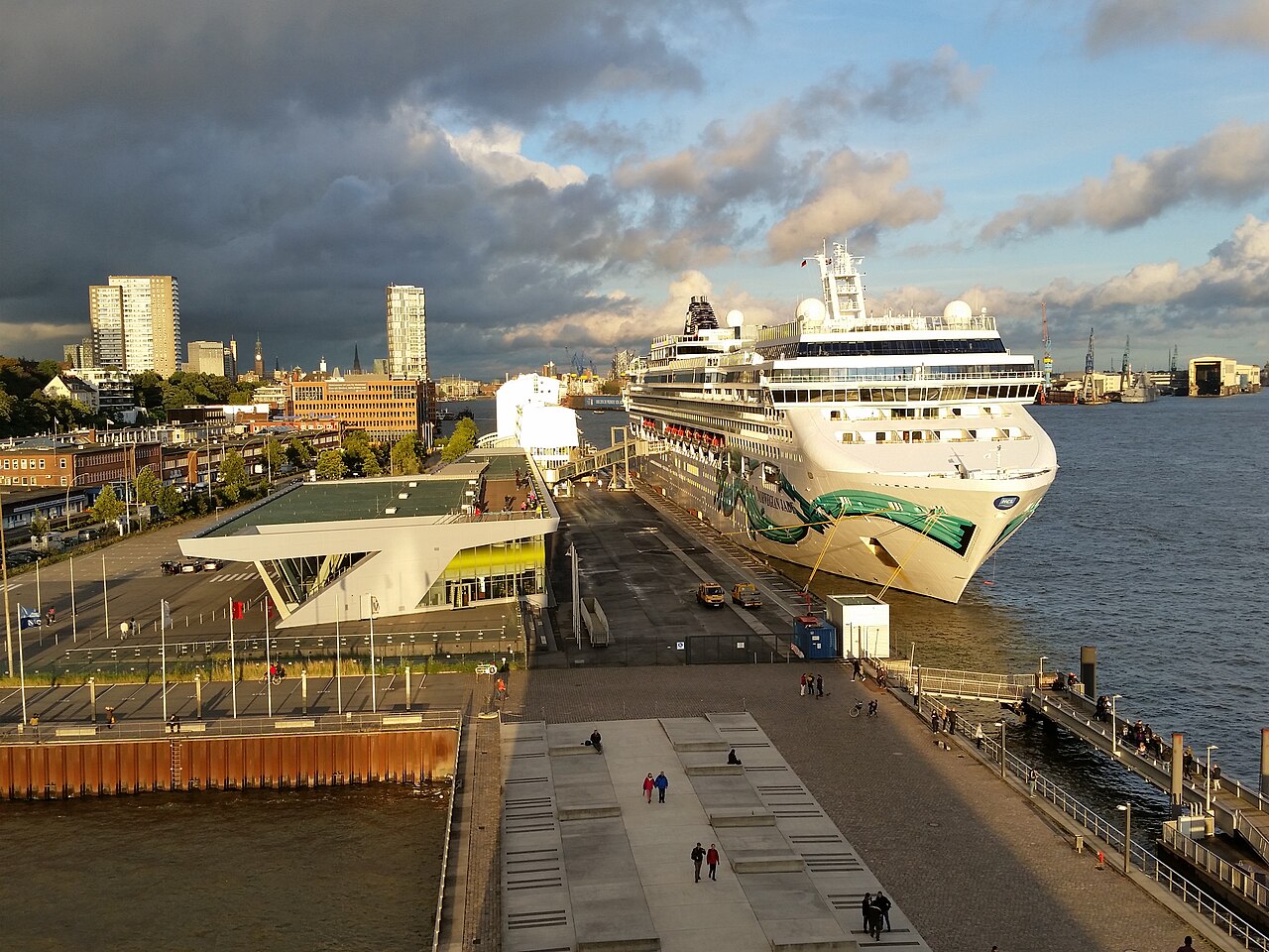 Norwegian Jade, photographed in 2017